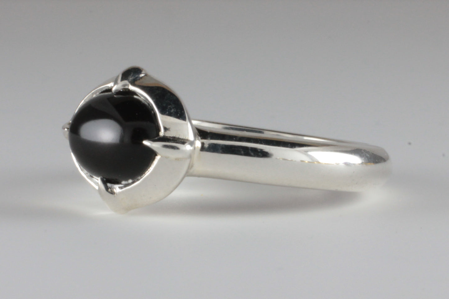 'Coria' C12th Early Medieval style Silver & Oval Onyx Cabochon Claw Ring
