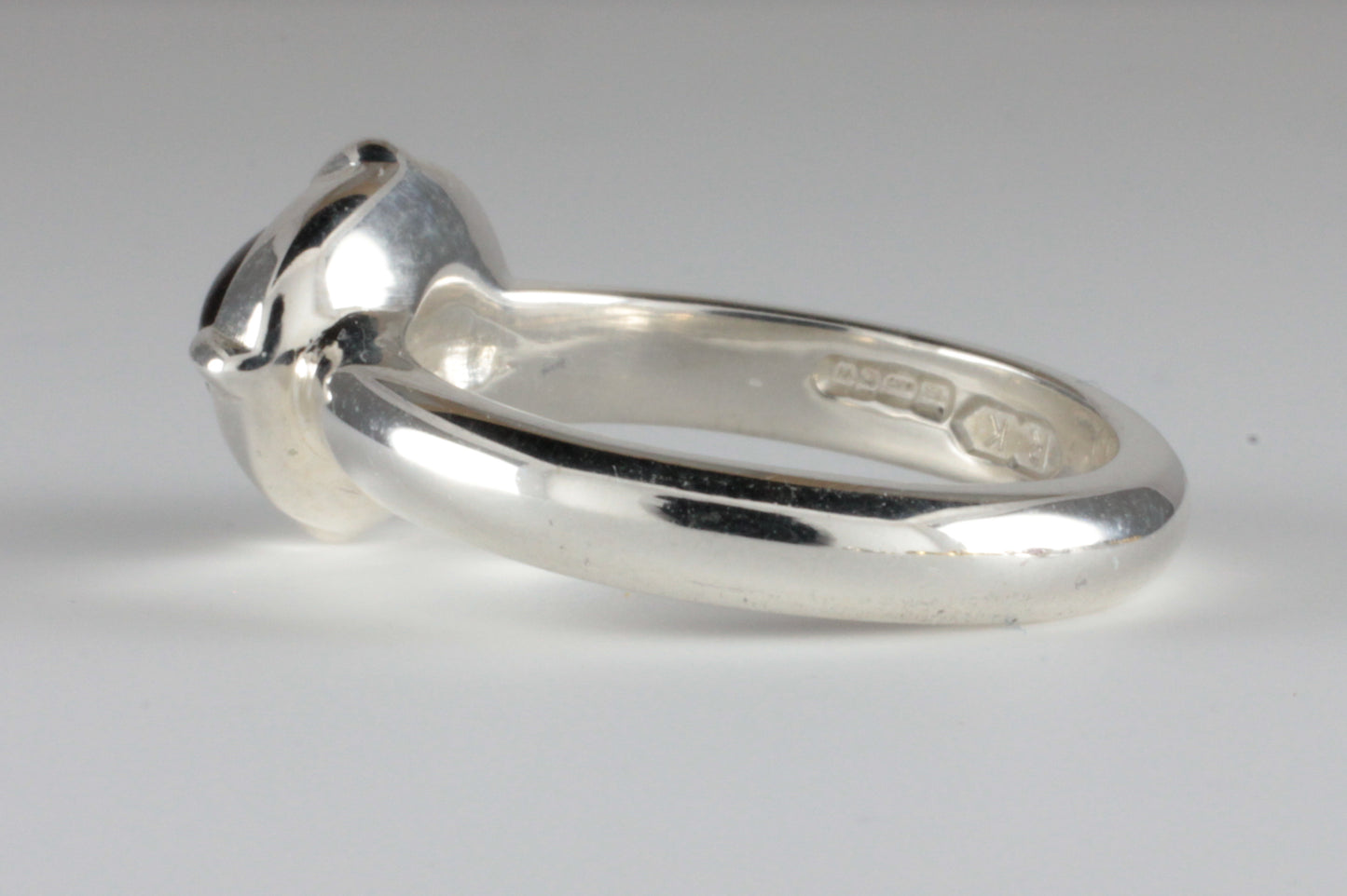 'Coria' C12th Early Medieval style Silver & Oval Onyx Cabochon Claw Ring