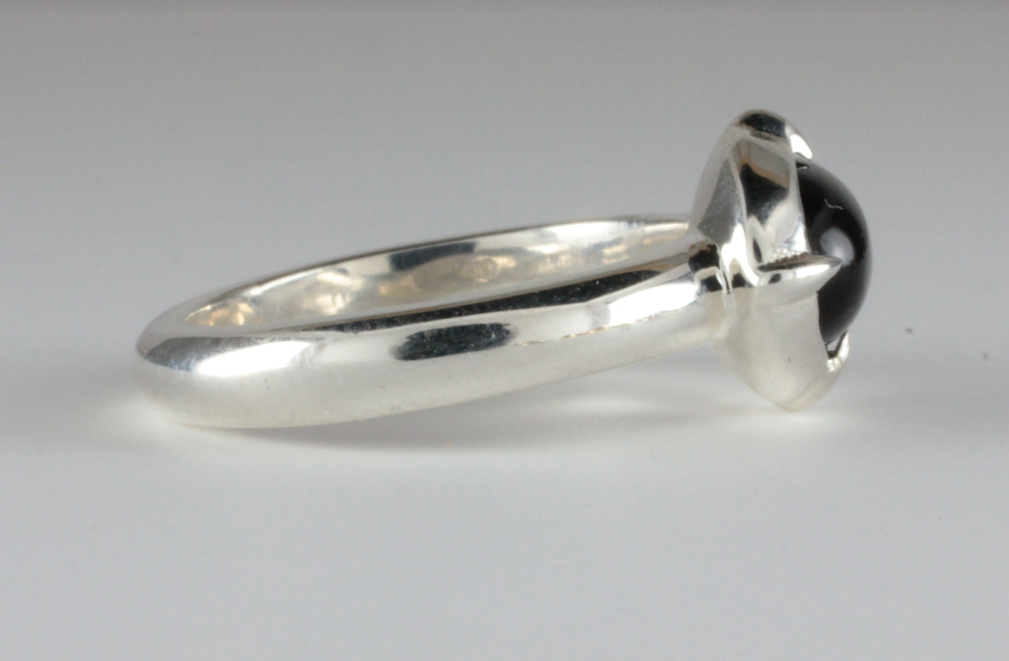 'Coria' C12th Early Medieval style Silver & Oval Onyx Cabochon Claw Ring