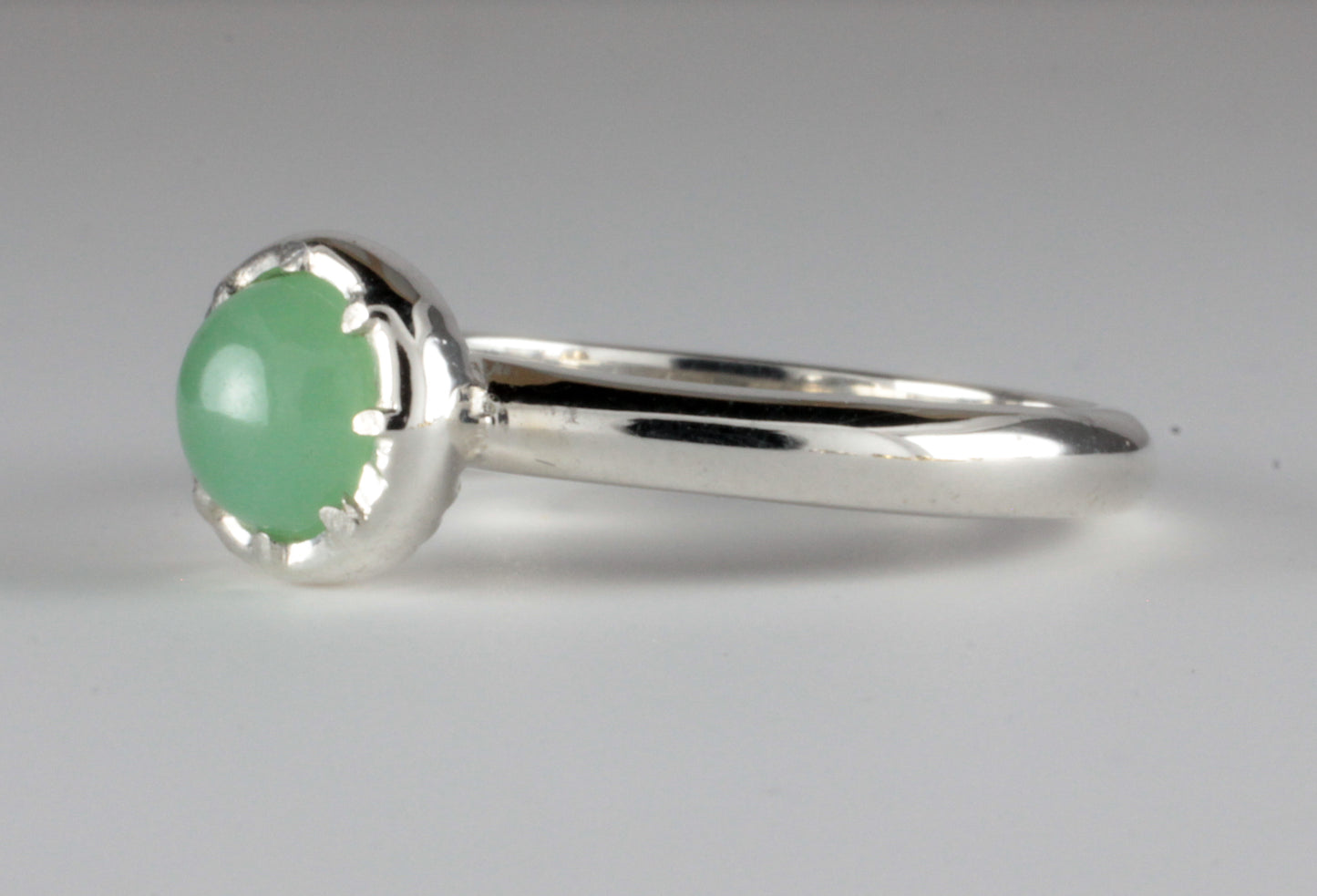Cutdown 8-claw Georgian style Round Chrysoprase Cabochon Ring
