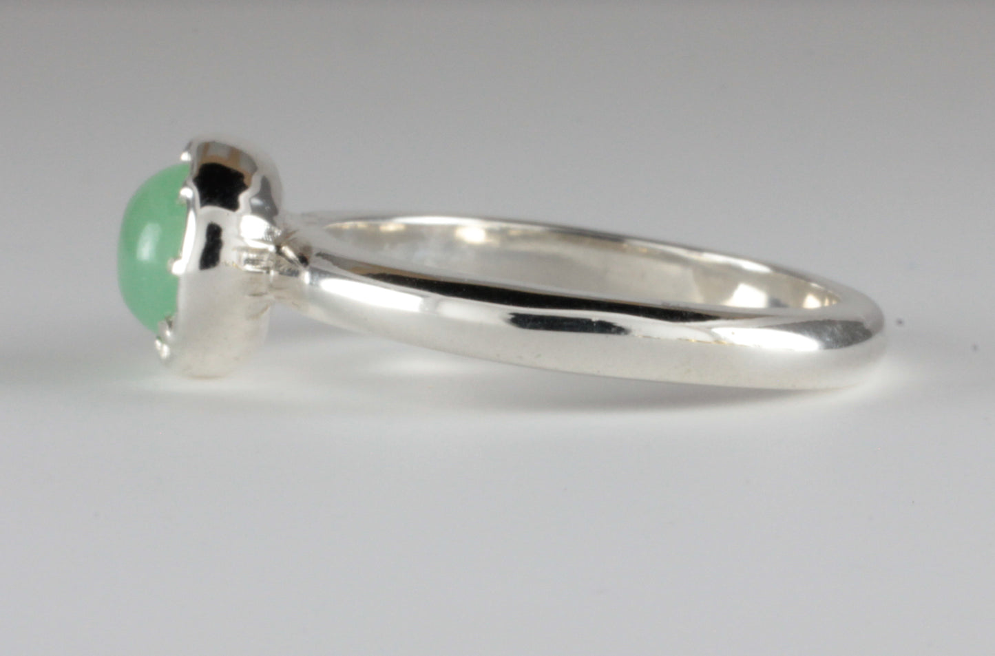 Cutdown 8-claw Georgian style Round Chrysoprase Cabochon Ring