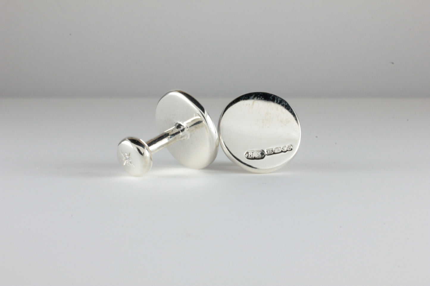 99.99% Silver Collar Studs set with Colourless Diamond
