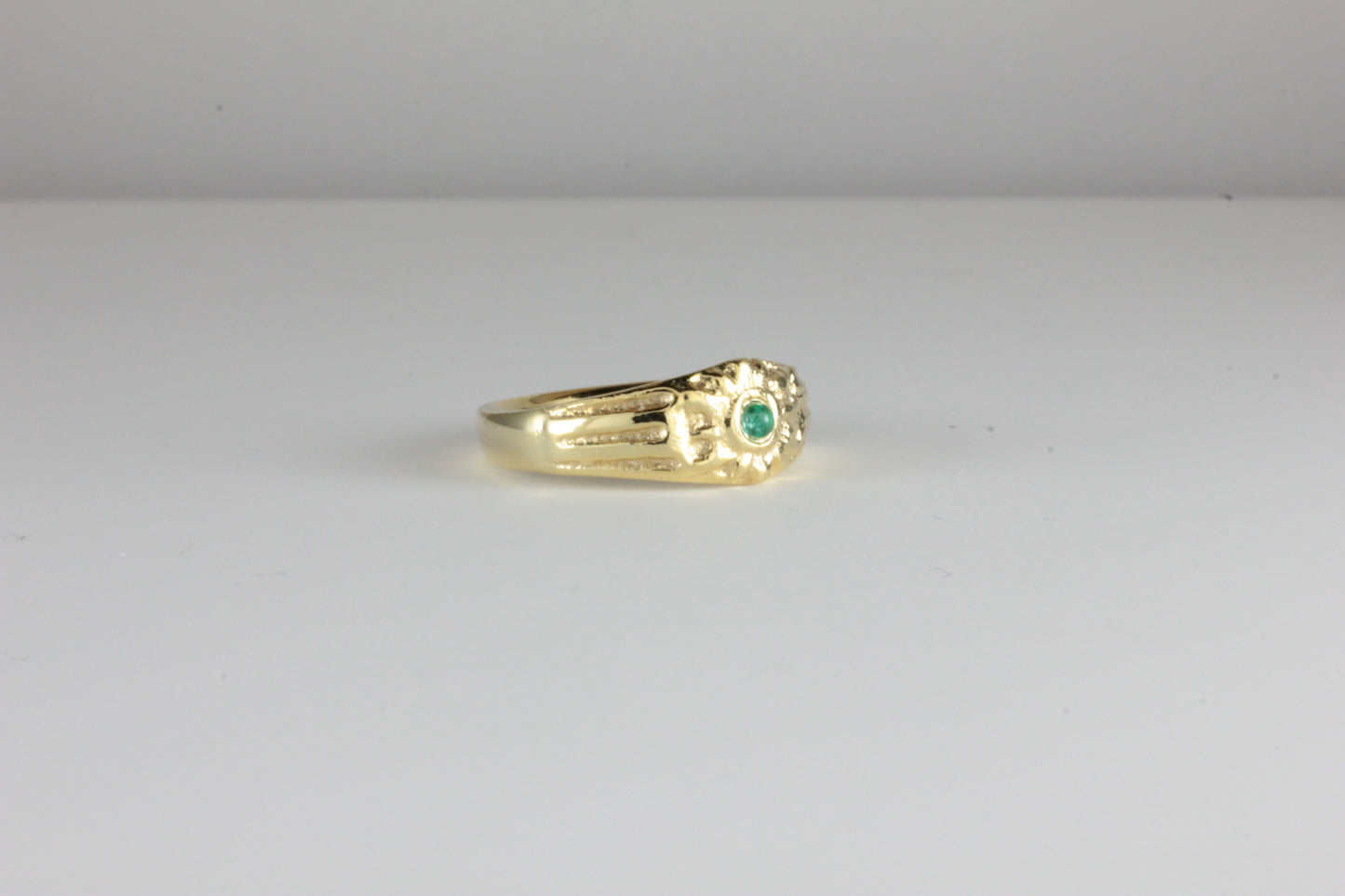 'Sonne' Medieval style 22ct Gold and Emerald Sunburst Ring