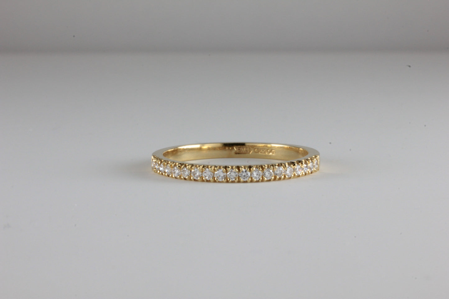 18ct Yellow Gold Diamond 0.20tcw Half Eternity Ring 1.8mm wide Fishtail Castle Set