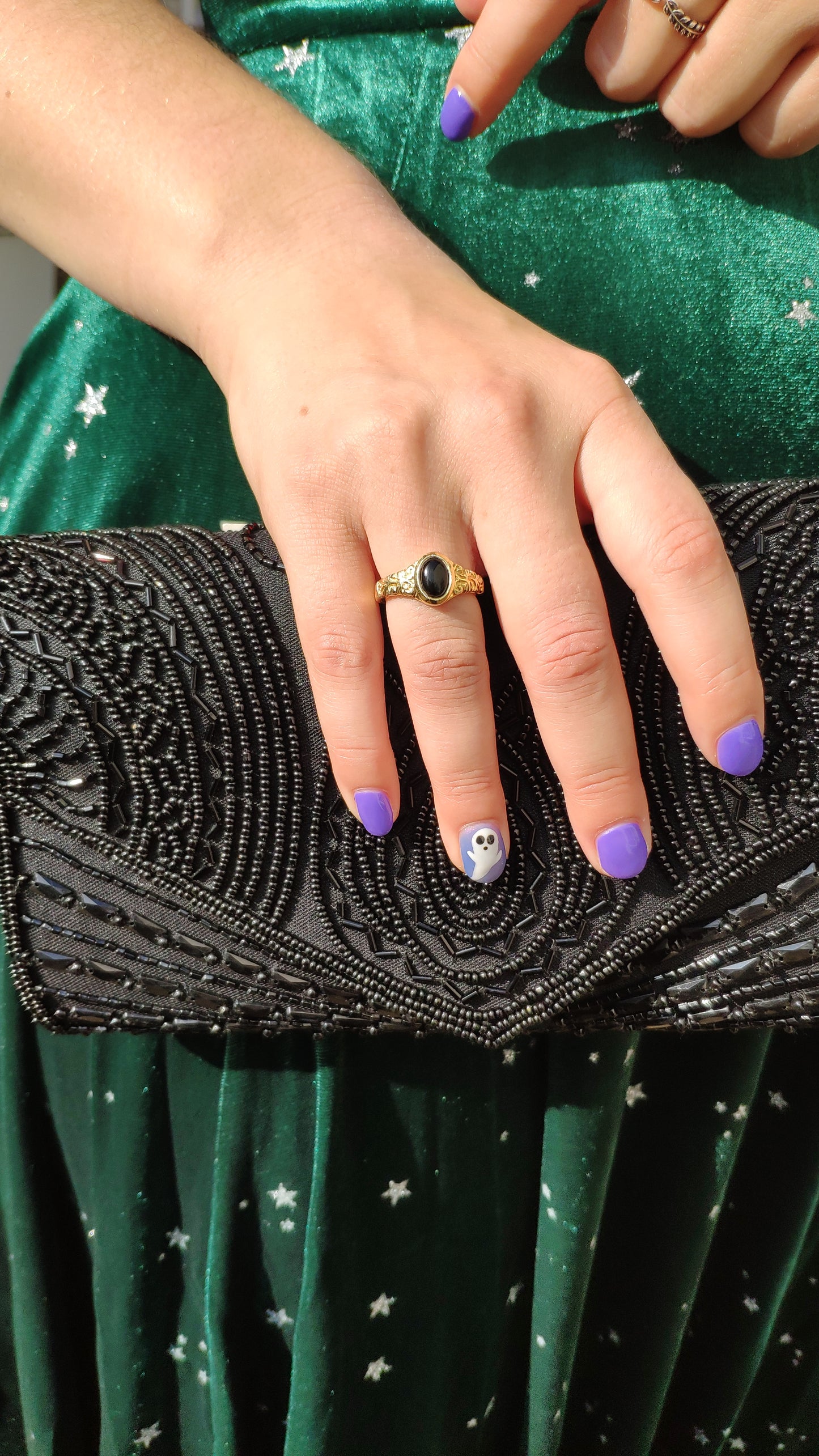 'Sostra' Victorian style Oval Onyx Cabochon Ring