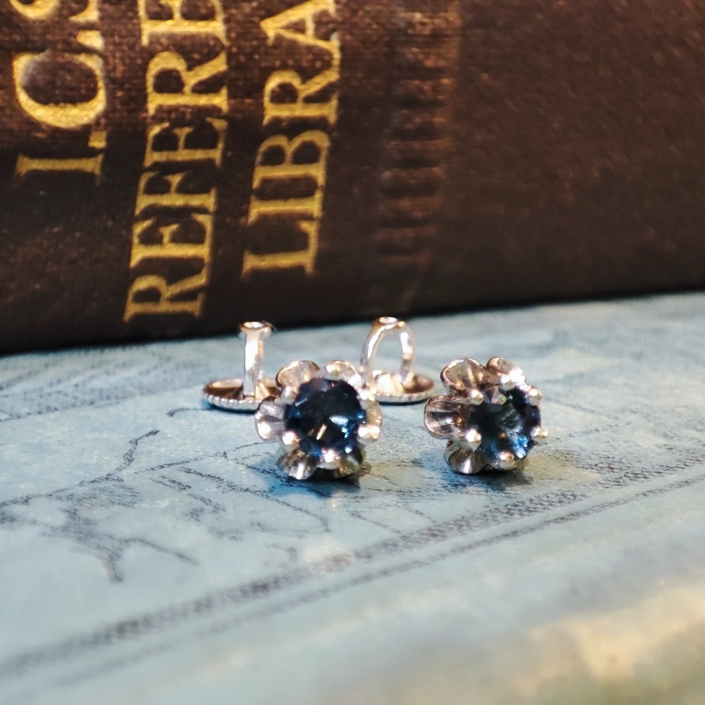 Georgian style 14ct White Gold Sapphire Stud Earrings 0.71tcw