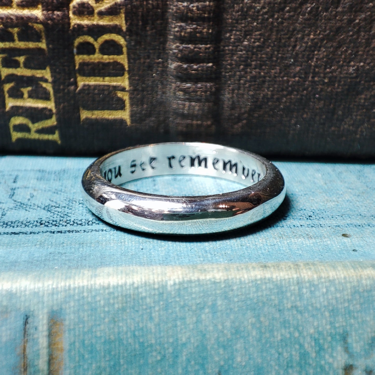 'When this you see, remember mee' Engraved Medieval Posy Ring