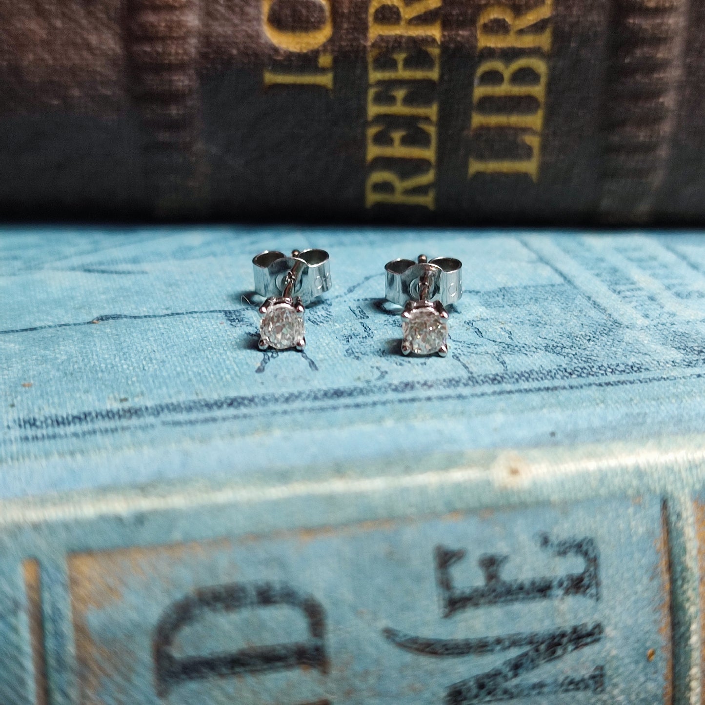 18ct White Gold Old European Cut Diamond Stud Earrings 0.29tcw I/J SI