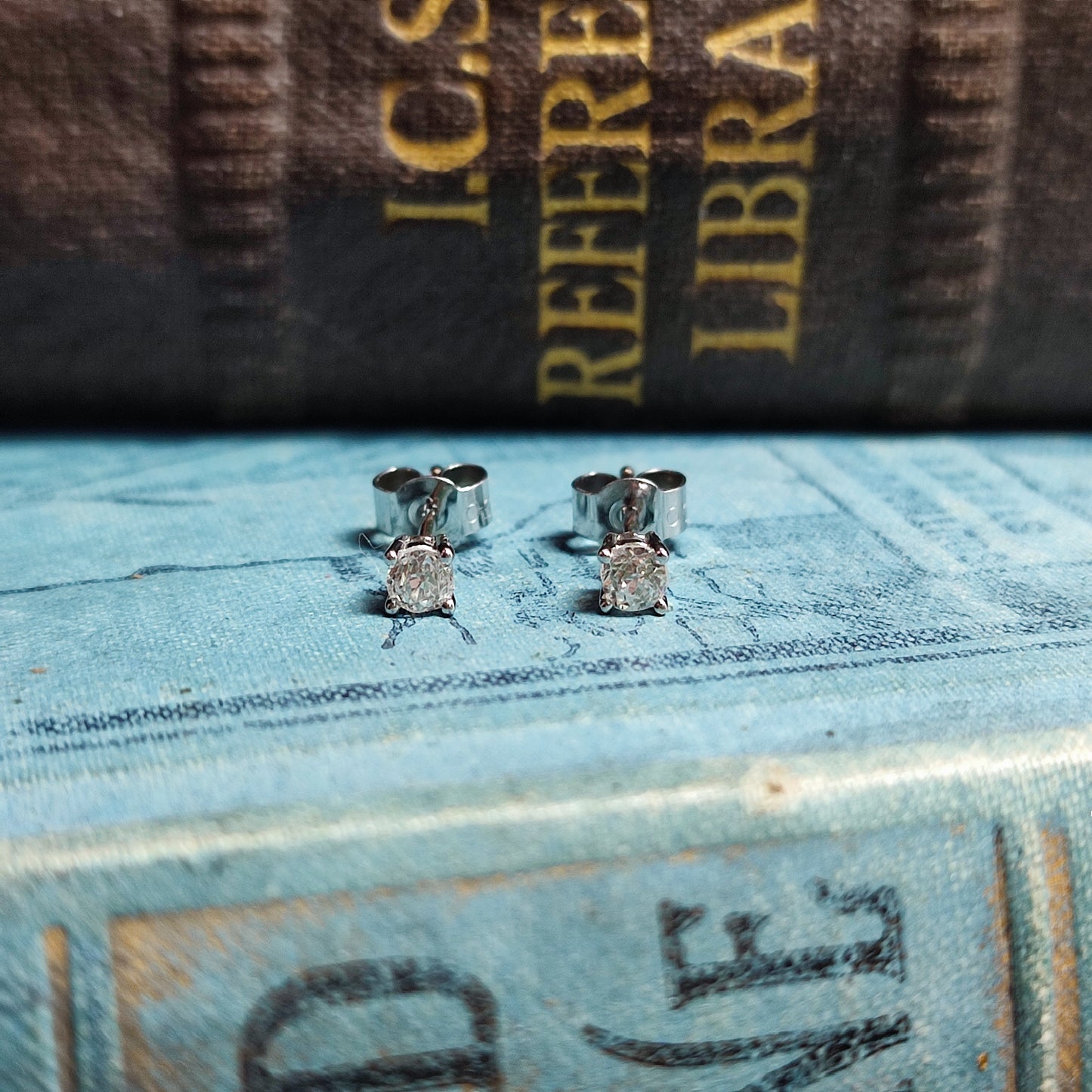 18ct White Gold Old European Cut Diamond Stud Earrings 0.29tcw I/J SI