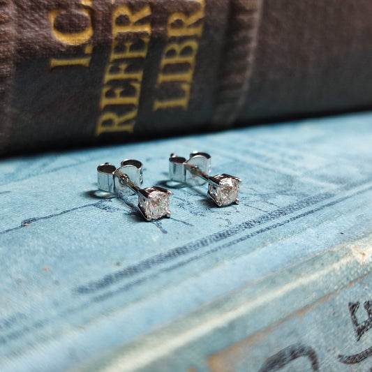 18ct White Gold Old European Cut Diamond Stud Earrings 0.29tcw I/J SI