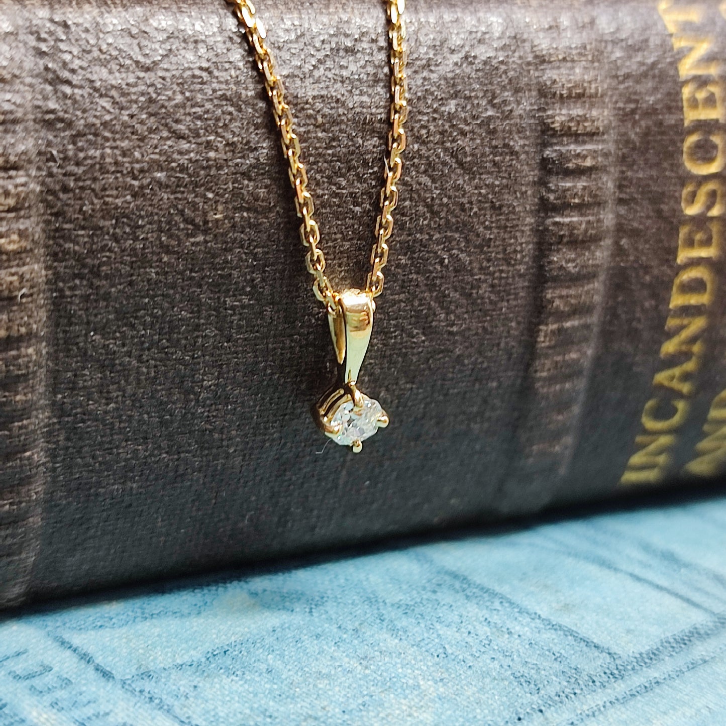 Diamond Pendant in 14ct Yellow Gold