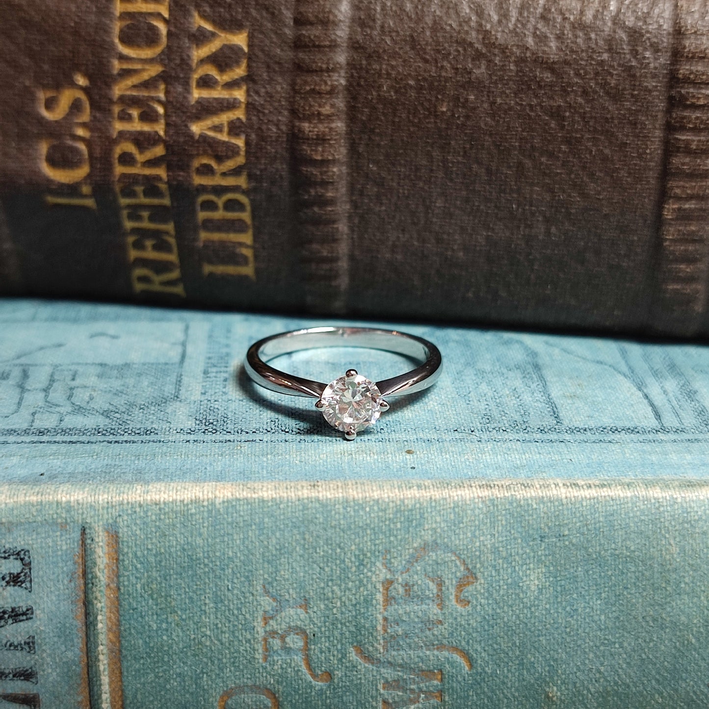 0.60ct Round Brilliant Cut Diamond set in Platinum with 4-claws North/South/East/West