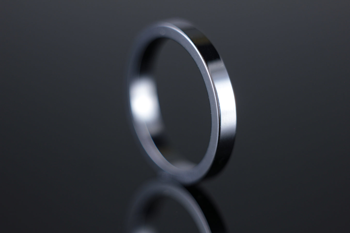 18ct 2.5mm Flat Wedding Band in White Gold
