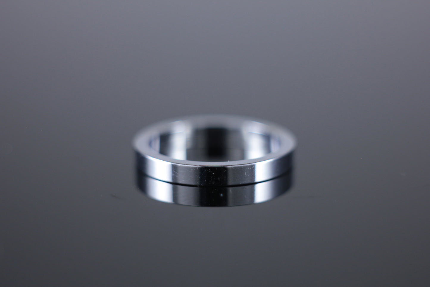 18ct 2.5mm Flat Wedding Band in White Gold