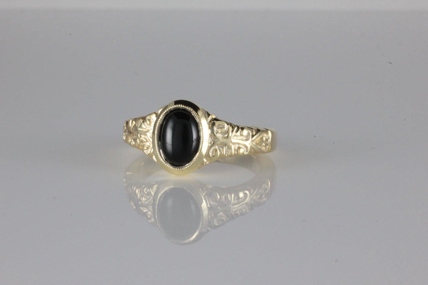 'Sostra' Victorian style Oval Onyx Cabochon Ring