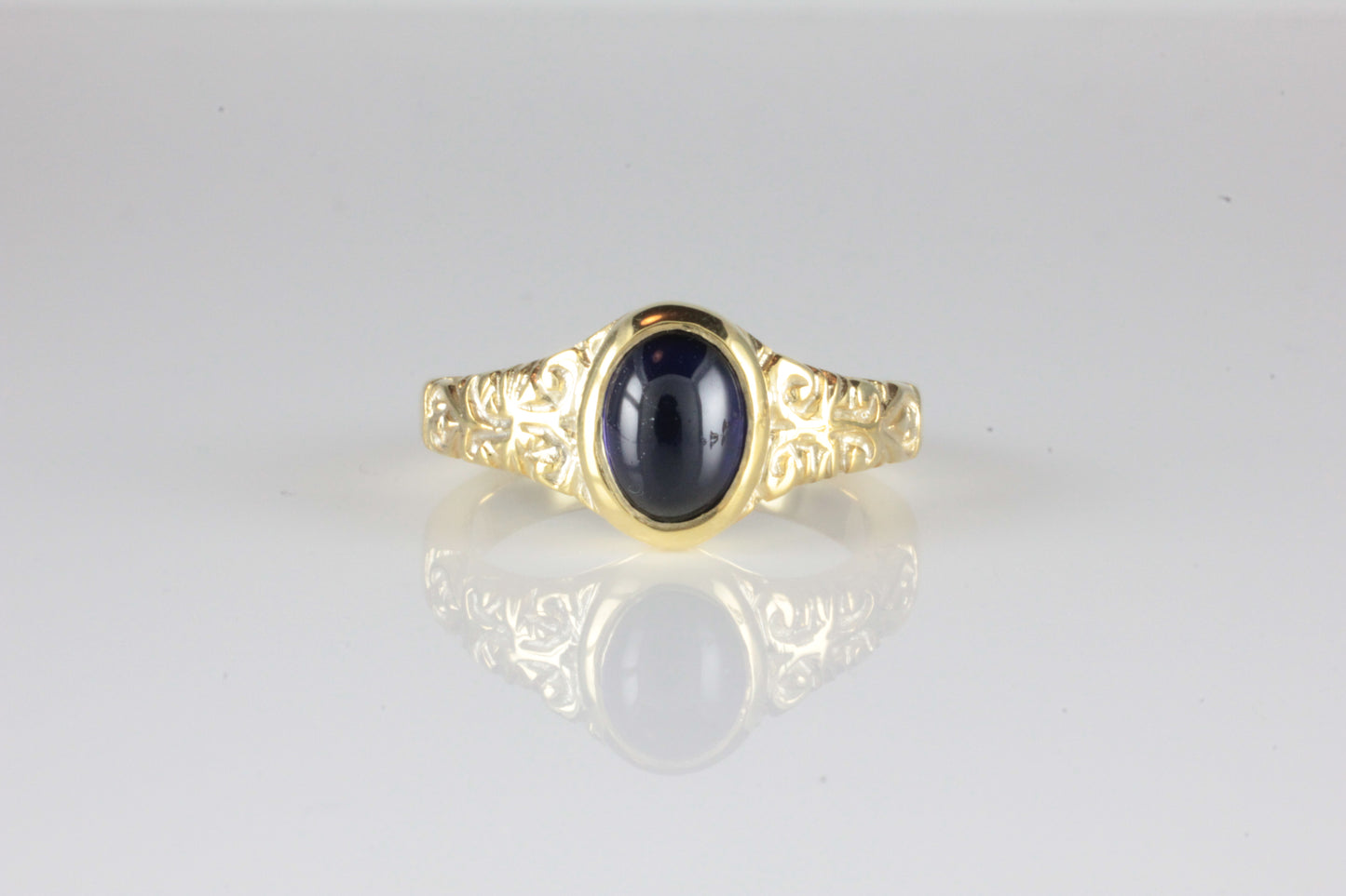 'Sostra' Victorian style Oval Sapphire Cabochon Ring
