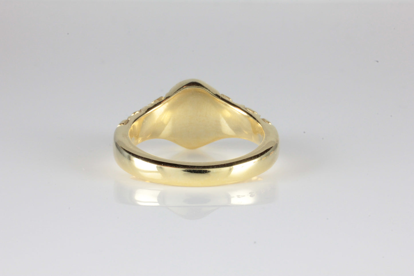 'Sostra' Victorian style Oval Sapphire Cabochon Ring