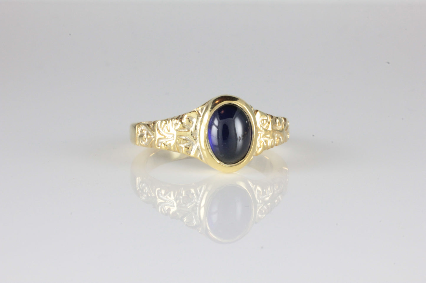 Victorian Scrollwork Engraving Ring
