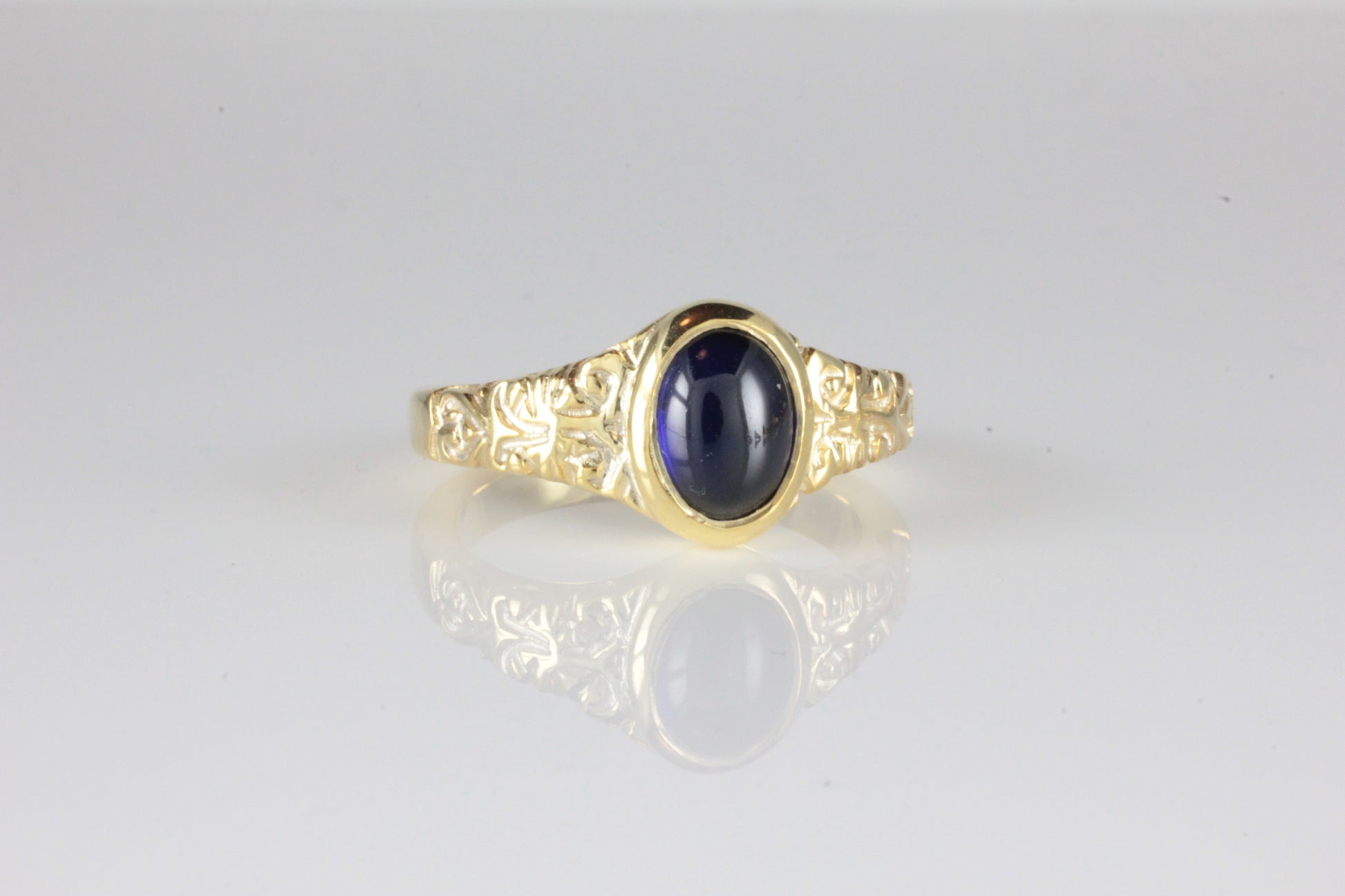 Victorian Scrollwork Engraving Ring