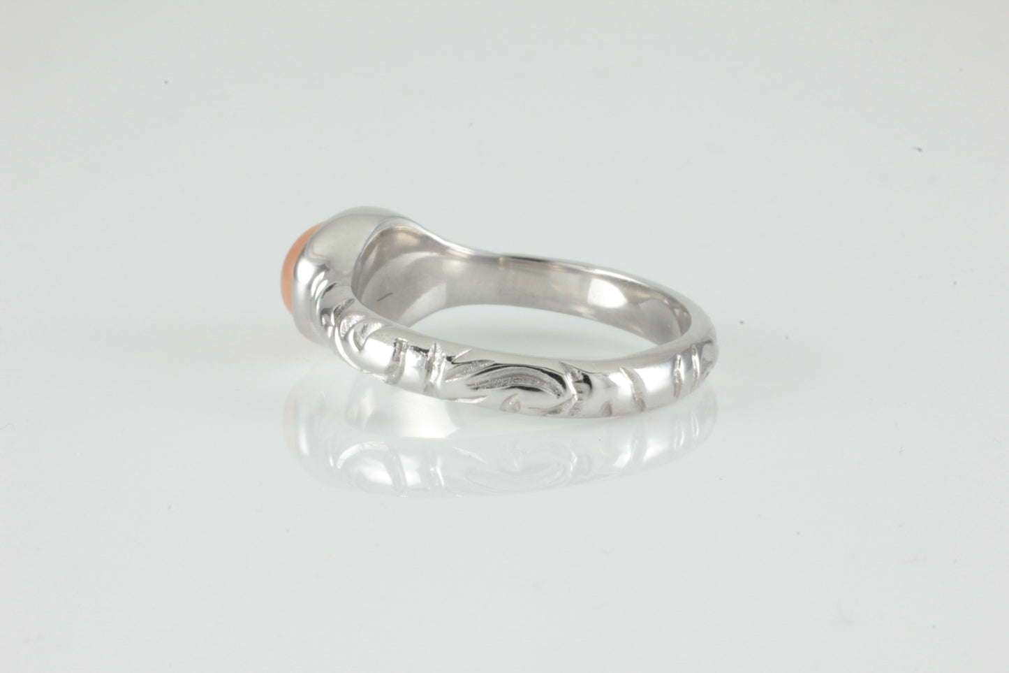 'Odessos' Georgian style Oval Peach Moonstone Cabochon Ring