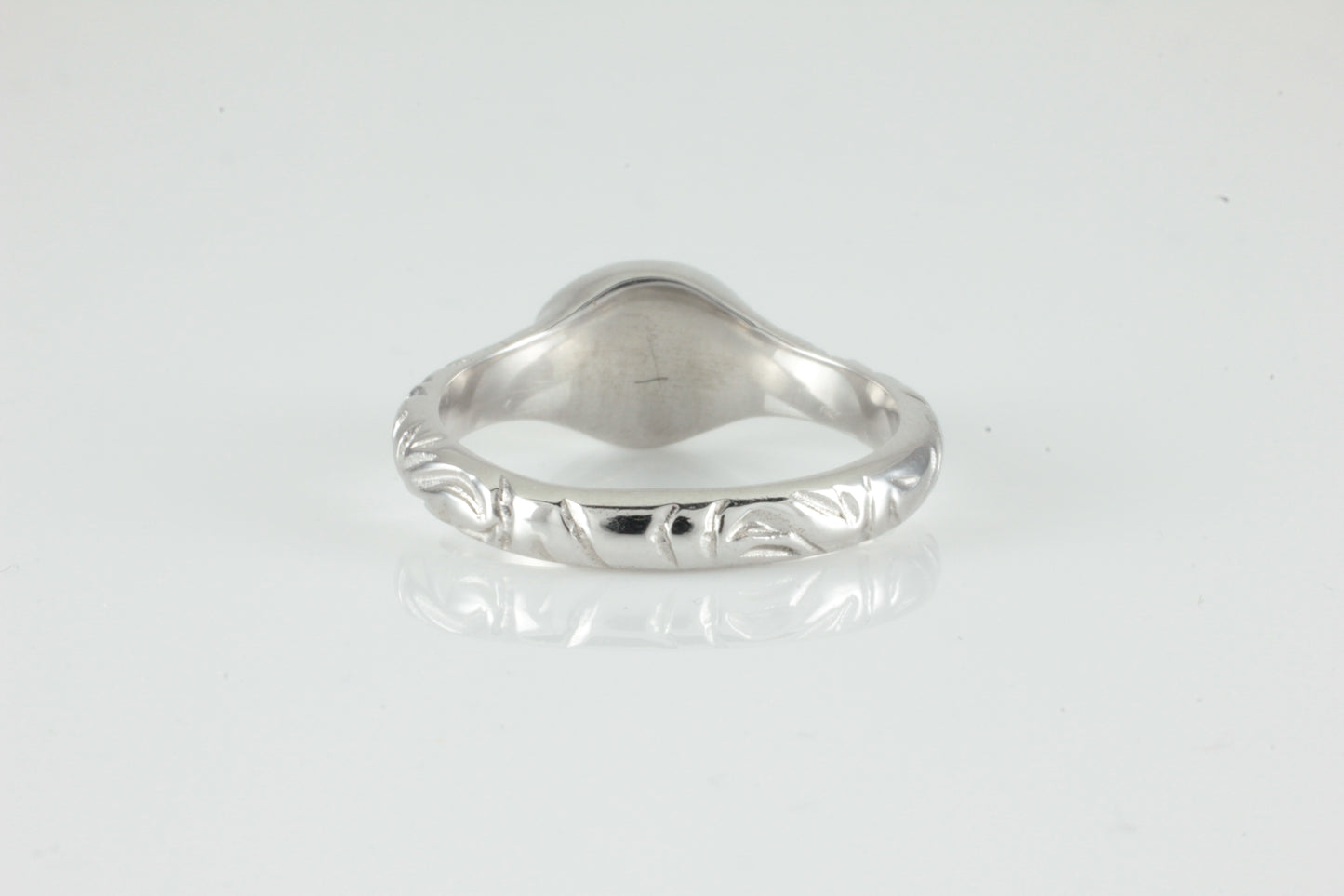 'Odessos' Georgian style Oval Peach Moonstone Cabochon Ring