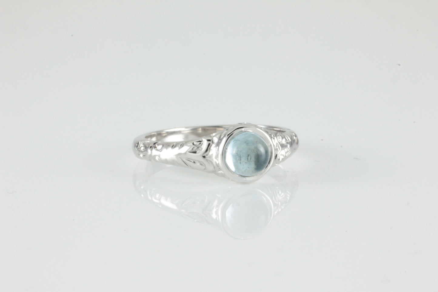 'Narona' Victorian style Ring with Engraved scrollwork band