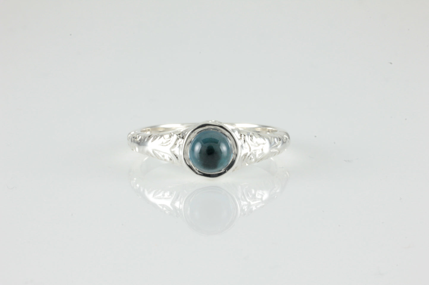 'Narona' Victorian style Round Topaz Cabochon Ring