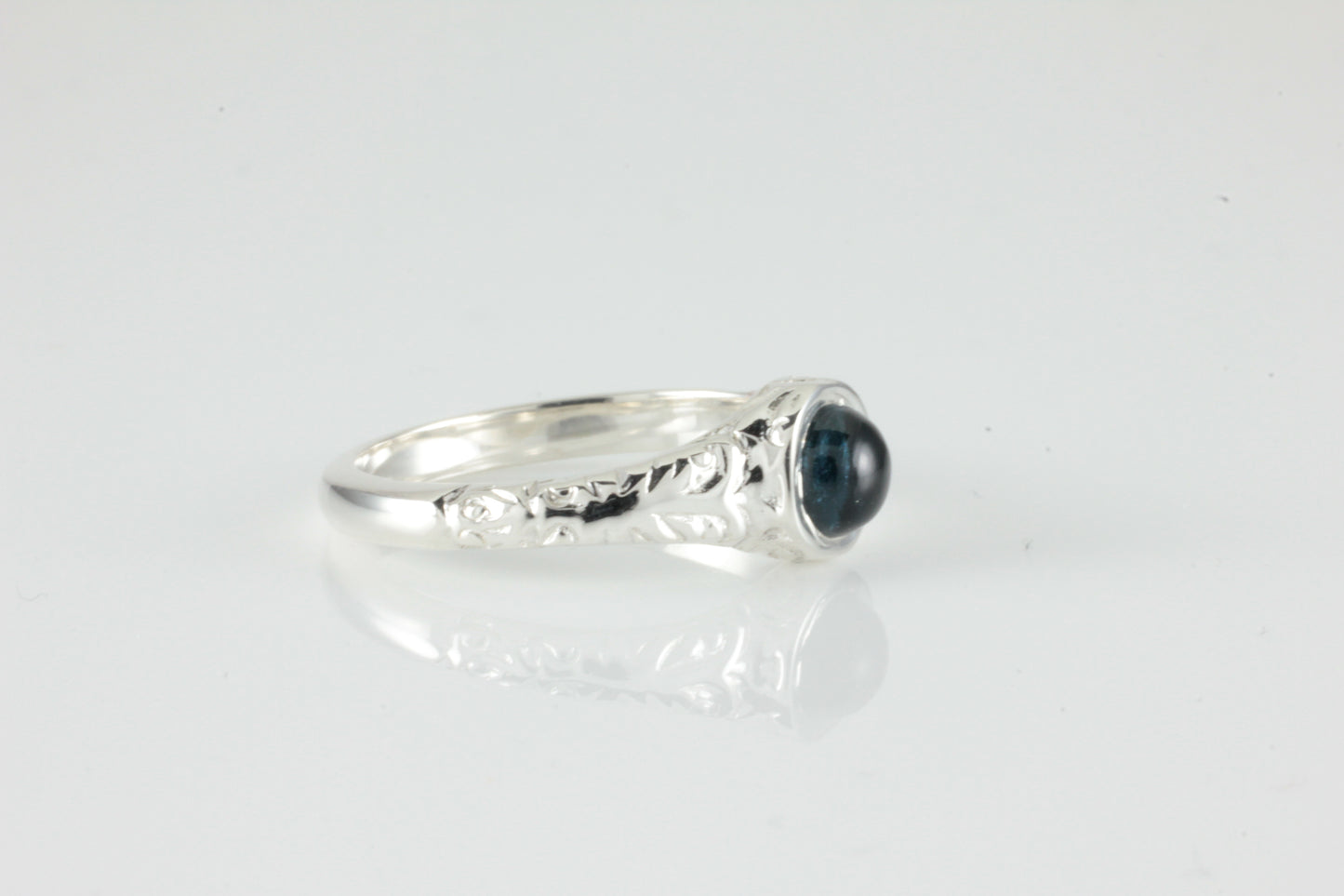 'Narona' Victorian style Round Topaz Cabochon Ring