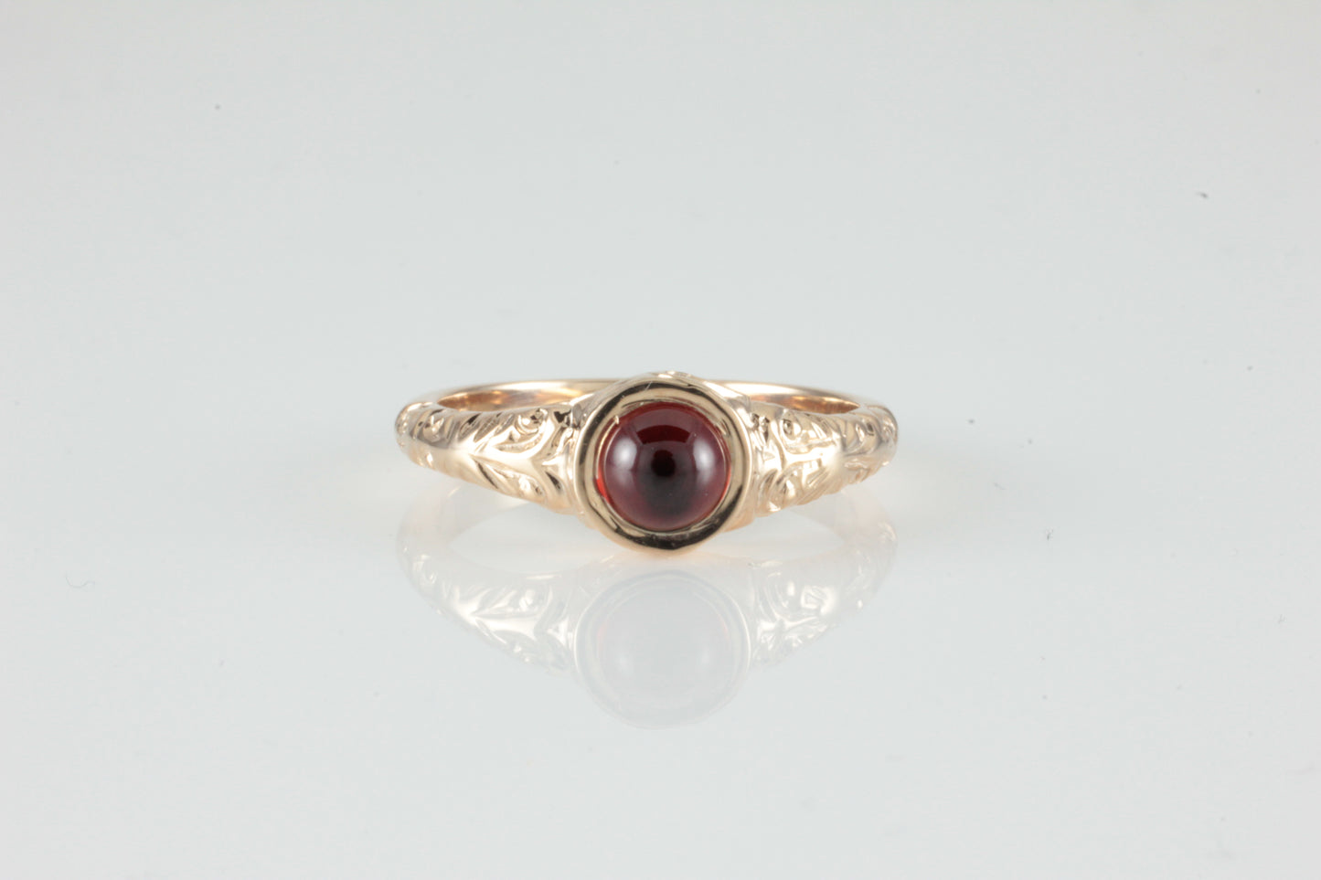 'Narona' Victorian style Round Garnet Cabochon Ring