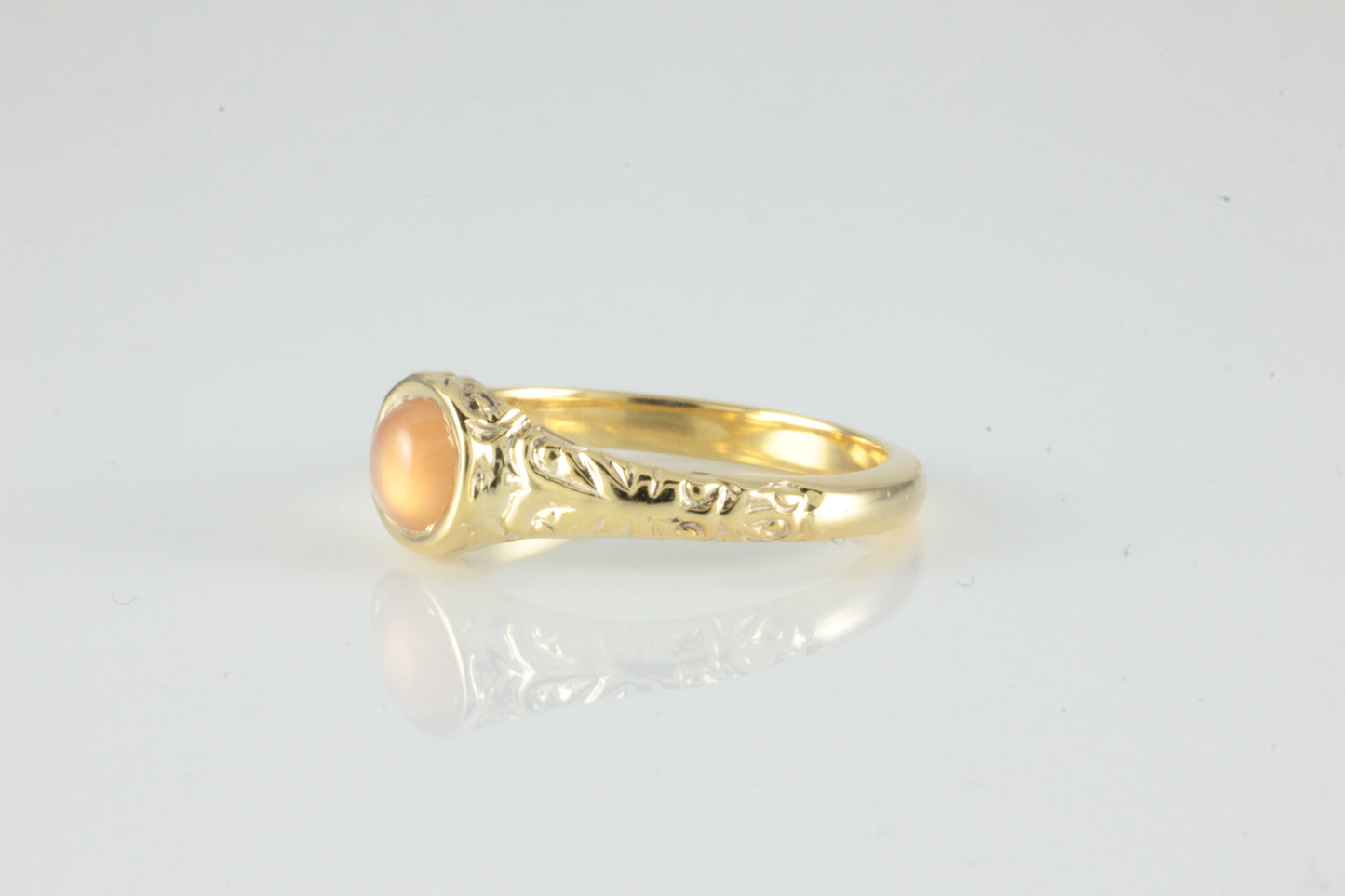 'Narona' Victorian style Round Peach Moonstone Cabochon Ring