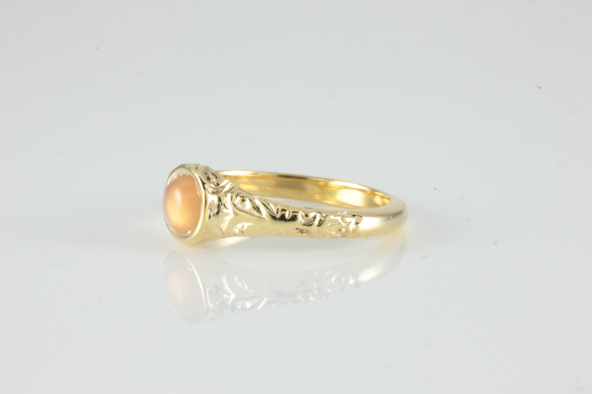 'Narona' Victorian style Round Peach Moonstone Cabochon Ring