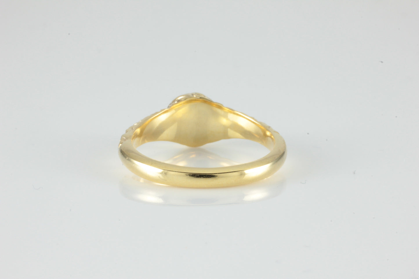 'Narona' Victorian style Round Peach Moonstone Cabochon Ring