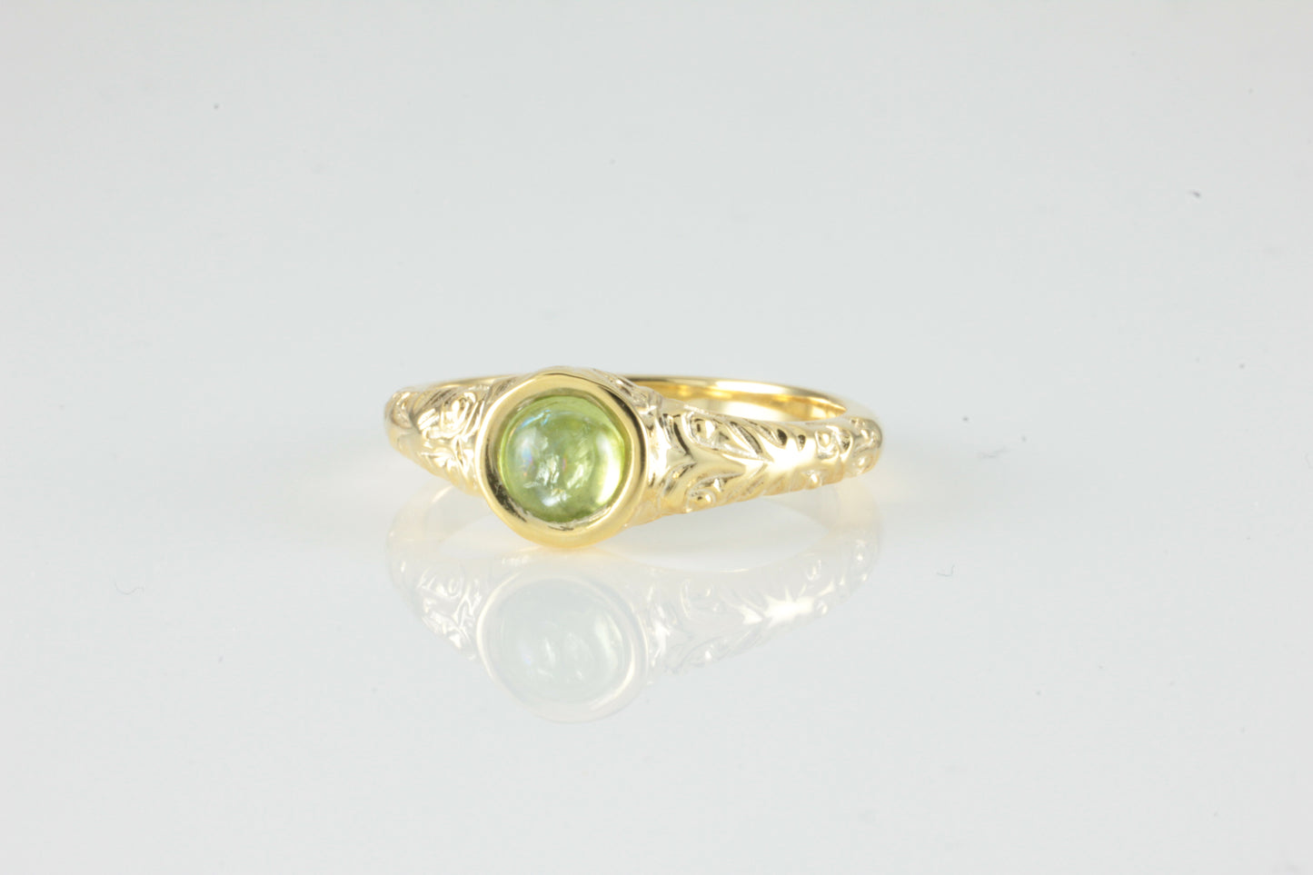 'Narona' Victorian style Round Peridot Cabochon Ring