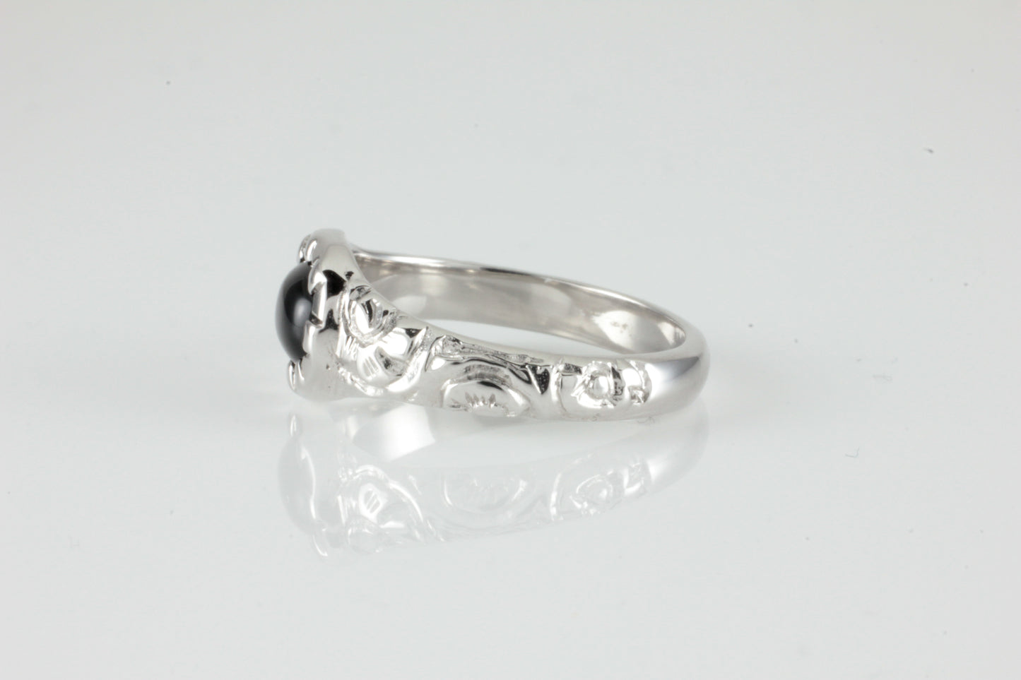 'Nida' Georgian style Oval Onyx Cabochon Ring