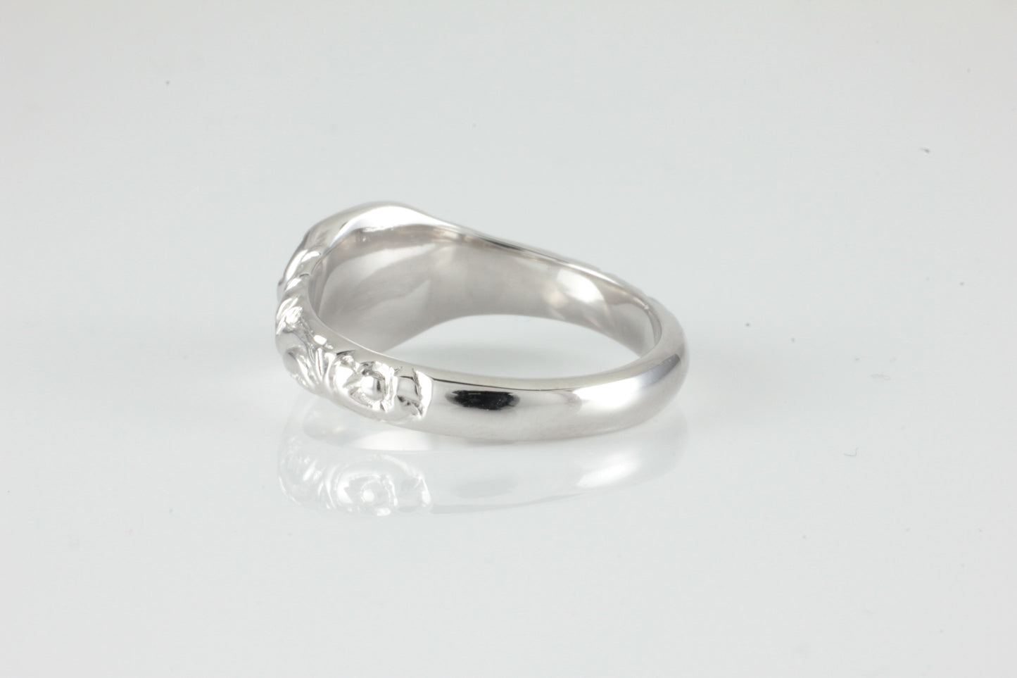 'Nida' Georgian style Oval Onyx Cabochon Ring