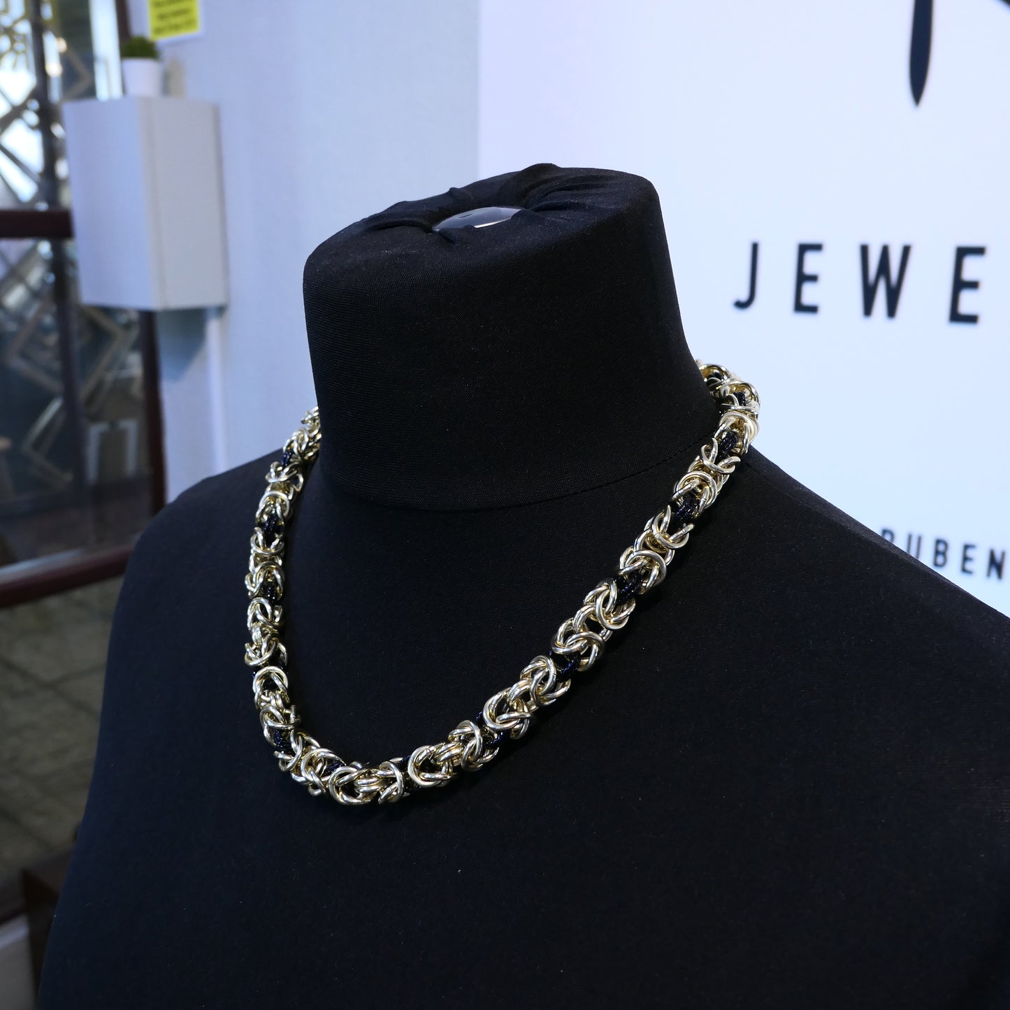 Necklace in Gold Plated Aluminium