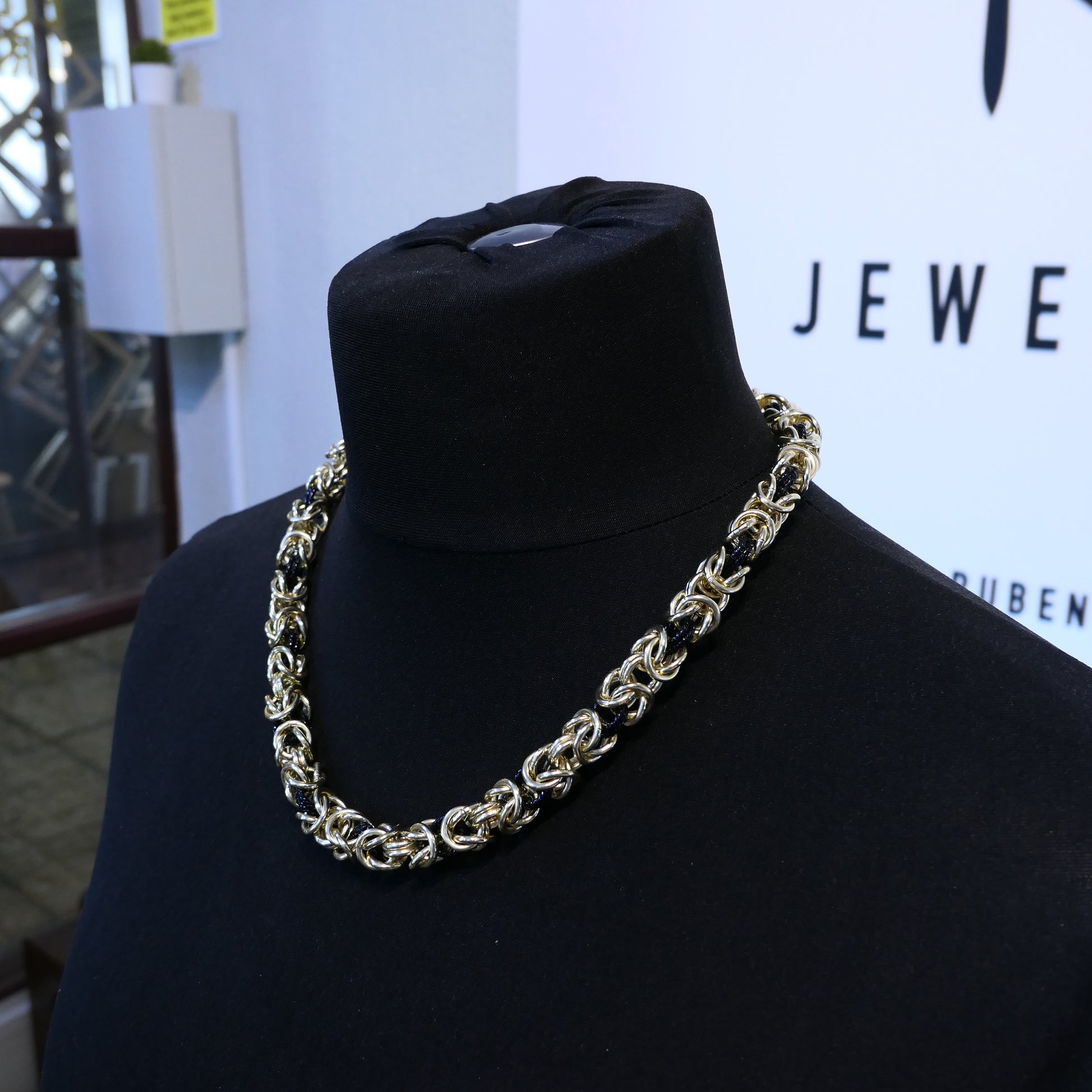 Necklace in Gold Plated Aluminium