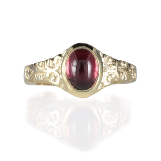 'Sostra' Victorian style Oval Garnet Cabochon Ring