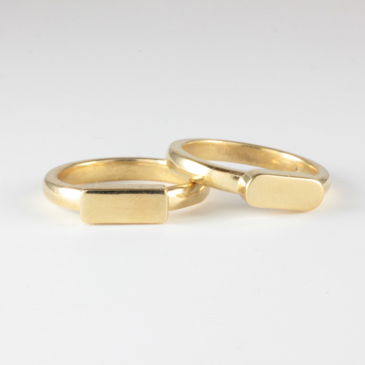 'Akrai' Gold Landscape Rectangular Head Ring