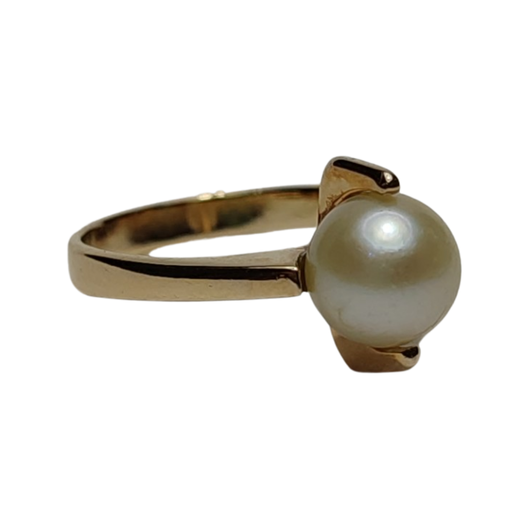Vintage Pearl Ring c.1980's