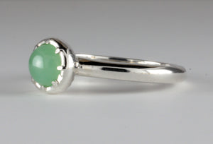 Cutdown 8-claw Georgian style Round Chrysoprase Cabochon Ring