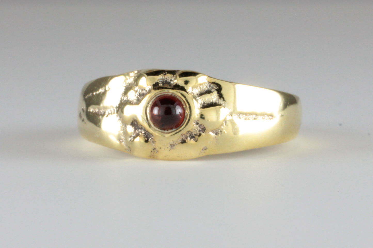 Medieval Style Ring in Gold