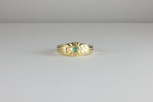 Load image into Gallery viewer, 22ct Gold and Emerald Ring