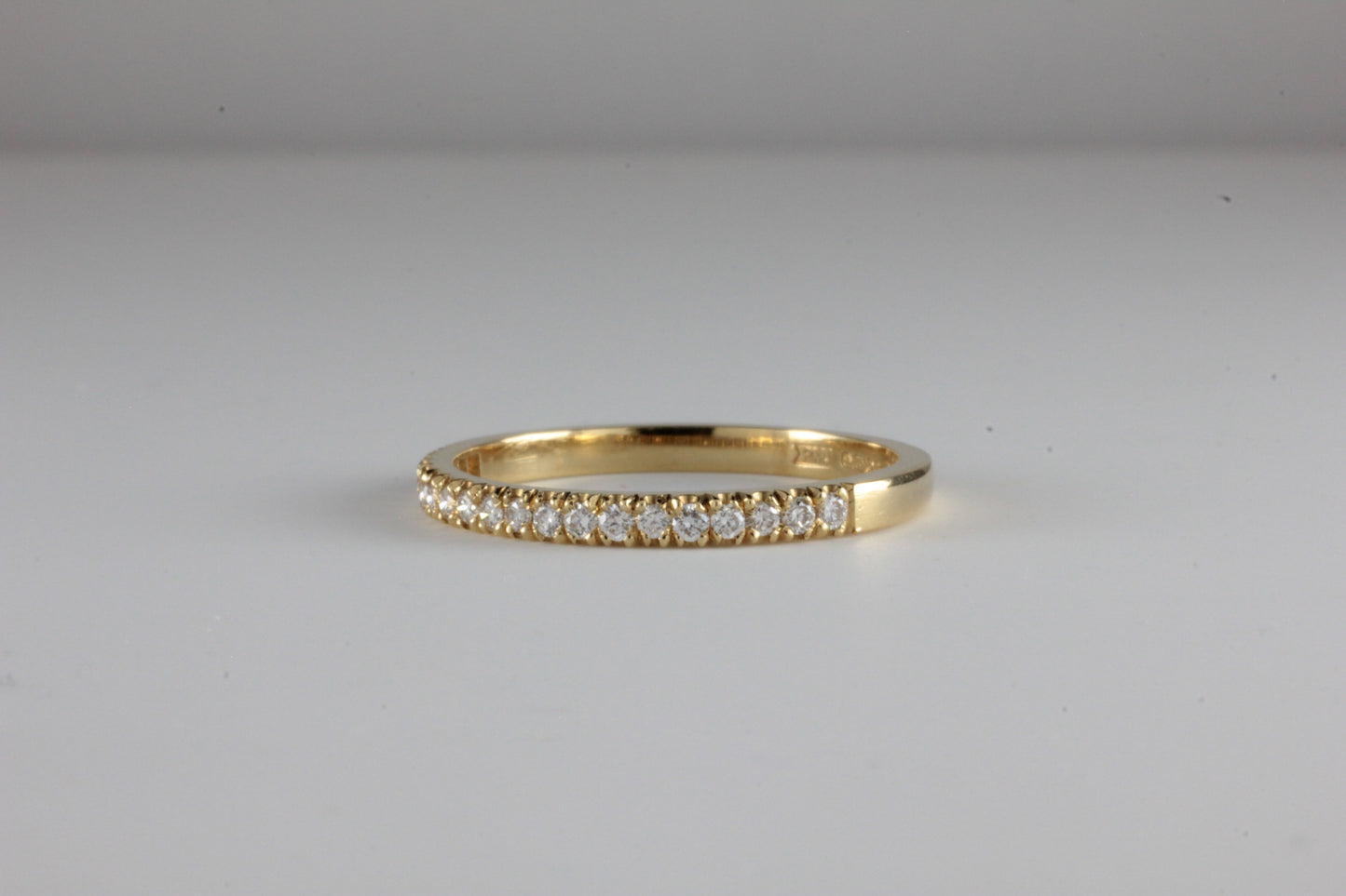 18ct Yellow Gold Diamond 0.20tcw Half Eternity Ring 1.8mm wide Fishtail Castle Set
