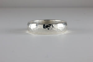 9ct or 18ct White Gold Hammered 5mm 'D' Profile Wedding Band