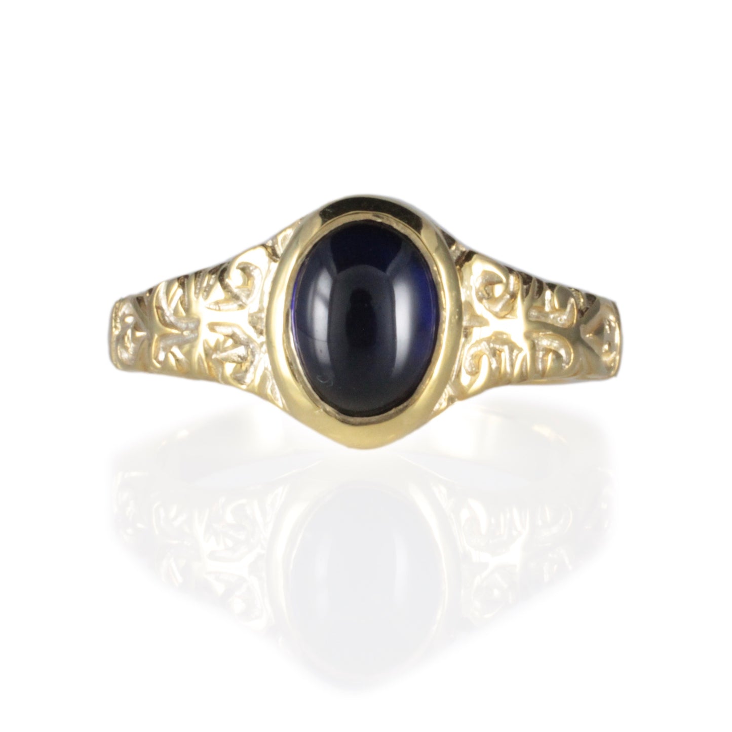 'Sostra' Victorian style Oval Sapphire Cabochon Ring