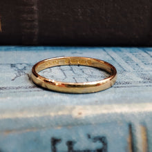 Load image into Gallery viewer, c.1952 Vintage 22ct Yellow Gold Fine Band 2.2mm Wide