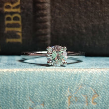 Load image into Gallery viewer, 0.75ct Round Brilliant Cut Diamond set in Platinum with 4-claws
