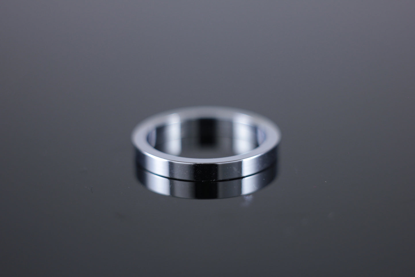 18ct 2.5mm Flat Court Wedding Band in White Gold