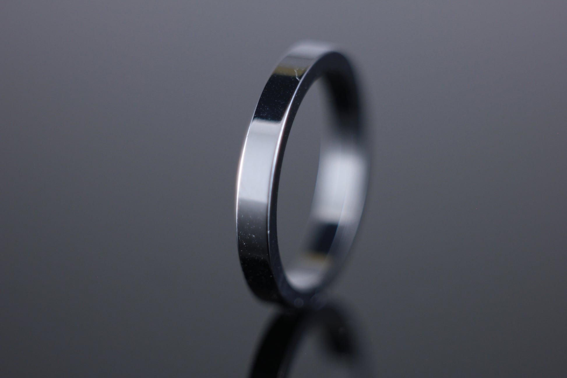 18ct 2.5mm Flat Wedding Band in White Gold